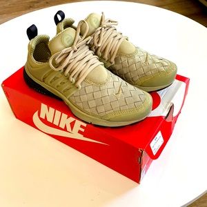 Mint Condition Nike Air Presto Sz: 7